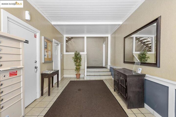 Property Photo:  671 Vernon St  CA 94610