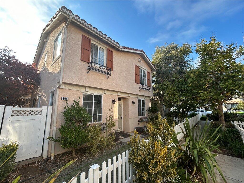 Property Photo: 308 E Alcazar Drive CA 93455