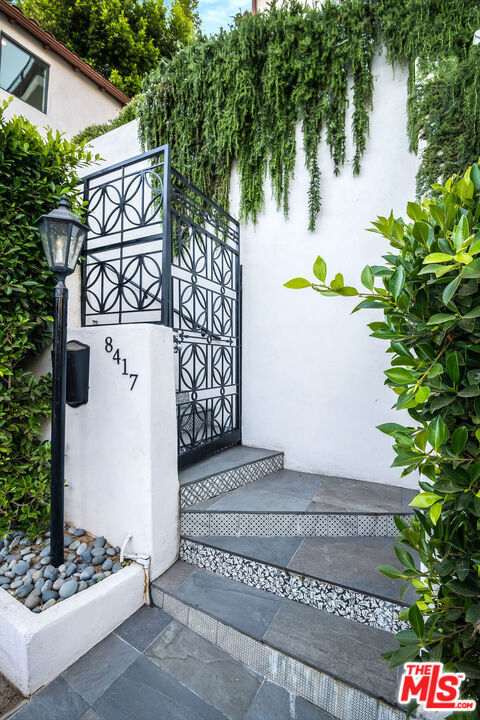 Property Photo:  8417 Harold Way  CA 90069 