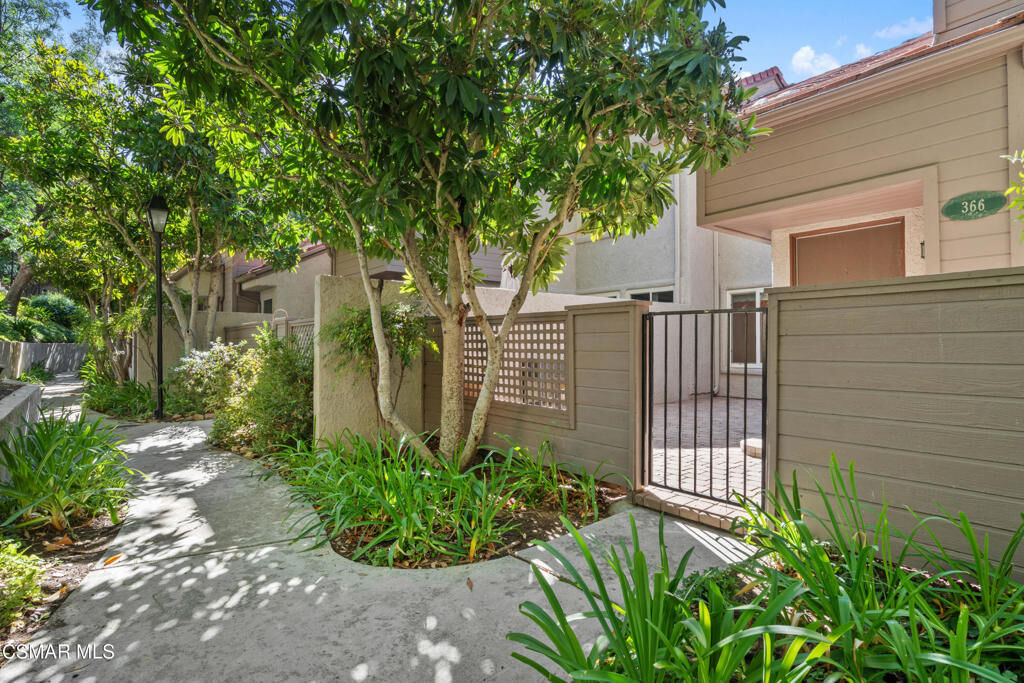 Property Photo:  366 Via Colinas  CA 91362 