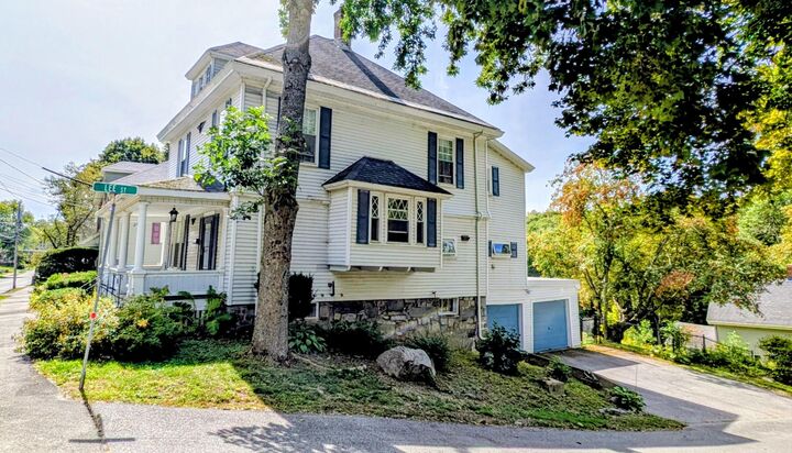 Property Photo:  134 Kenduskeag Avenue  ME 04401 