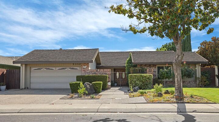 Property Photo:  5330 Covey Creek Circle  CA 95207 