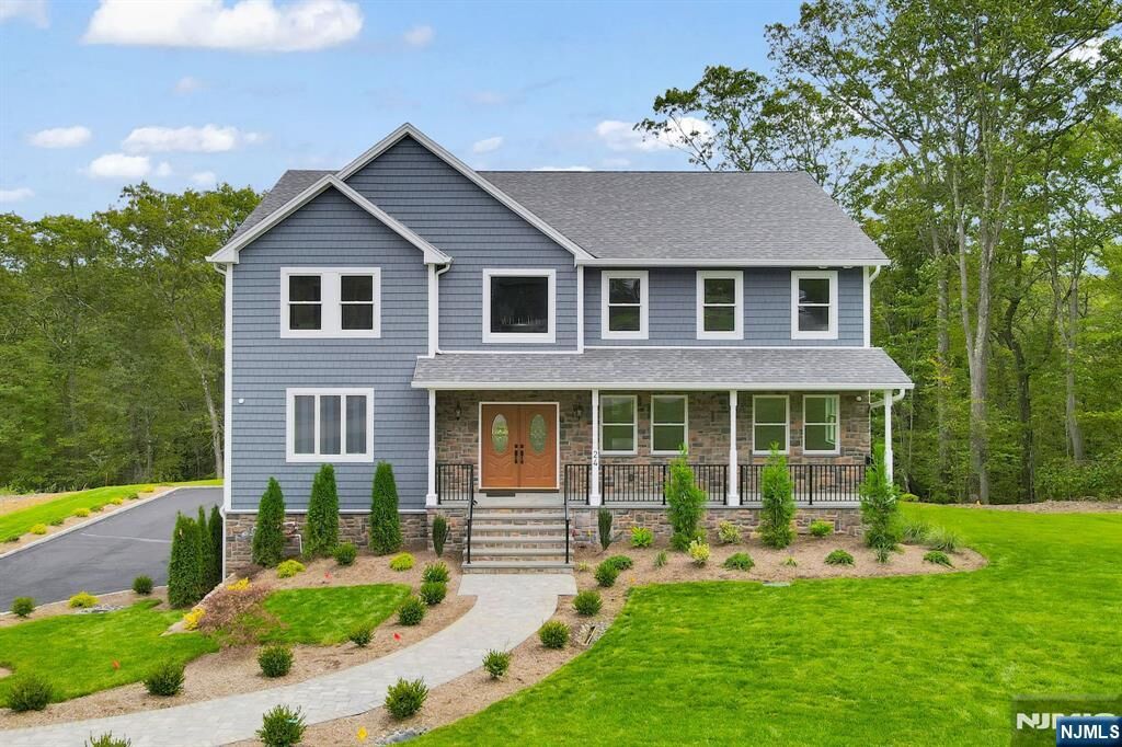 Property Photo:  24 Eagles Nest Terrace  NJ 07480