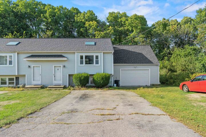 Property Photo:  90R Derryfield Road  NH 03038 