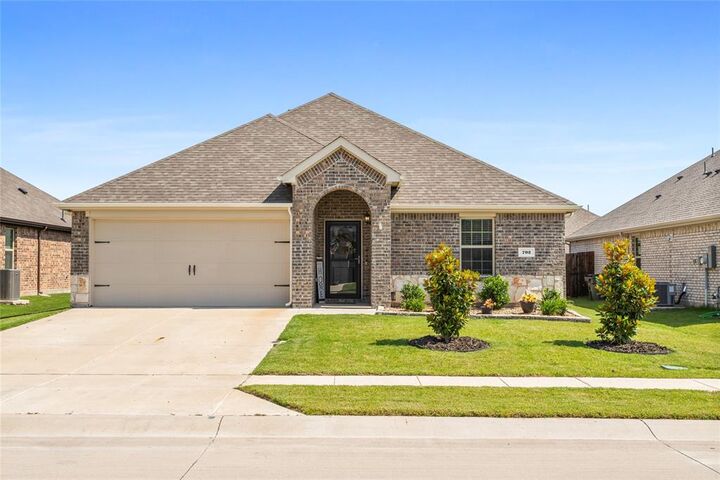 Property Photo:  702 Stampede Lane  TX 75407 