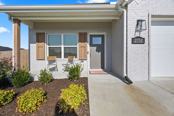 Property Photo:  2752 S Carbon Road  AR 72701 