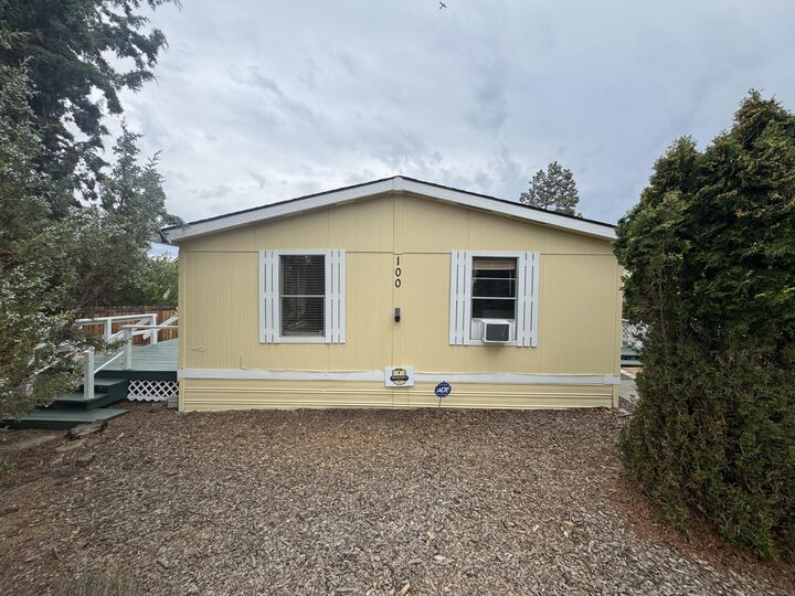 Property Photo:  2633 SW Obsidian Avenue 100  OR 97756