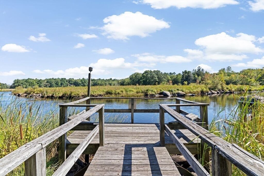 Property Photo:  28 Old Shipyard Ln  MA 02339 