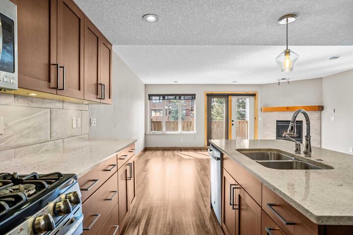 Property Photo: 813 7th Street 4 AB T1W 2C4