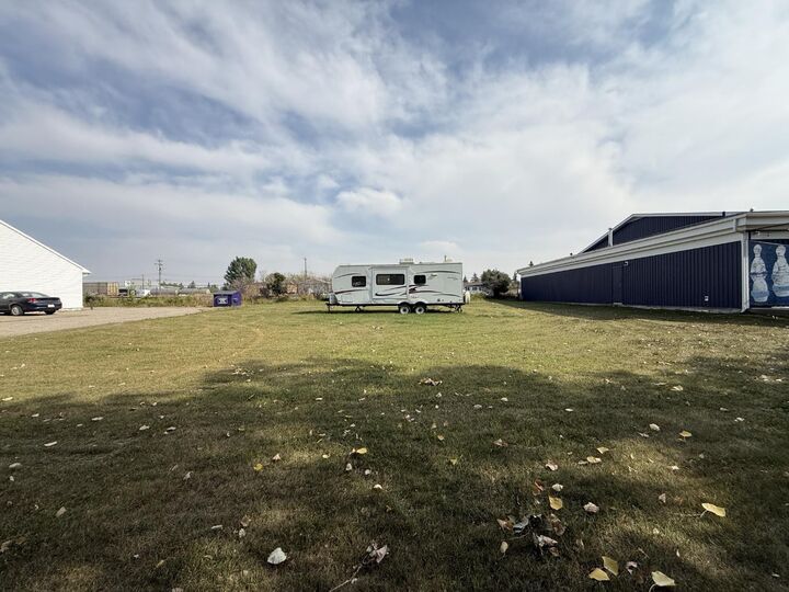 Property Photo:  5311 50 Avenue  AB T4H 1P4 