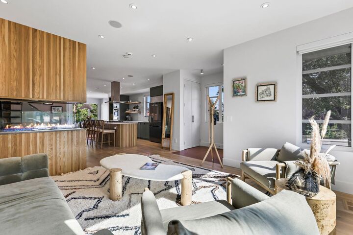Property Photo: 2102 28 Avenue SW AB T2T 1K5