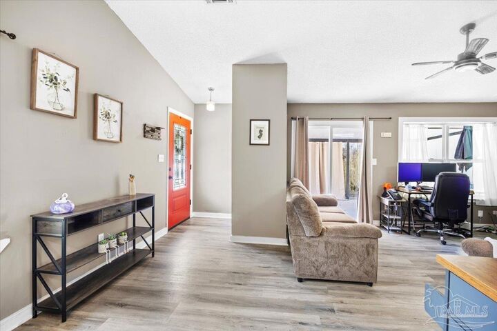 Property Photo: 3011 Cedarwood Village Ln FL 32514