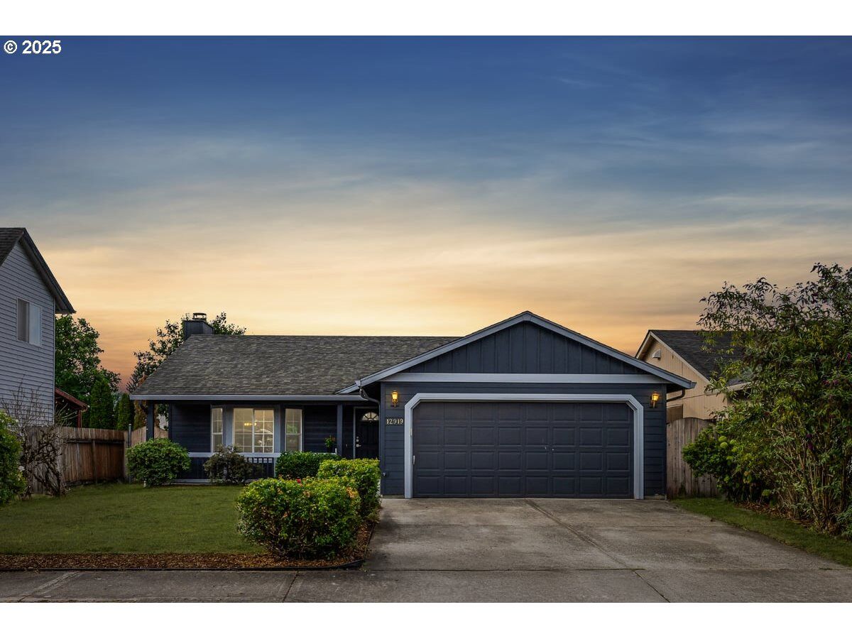 Property Photo: 12919 NE 52nd St WA 98682