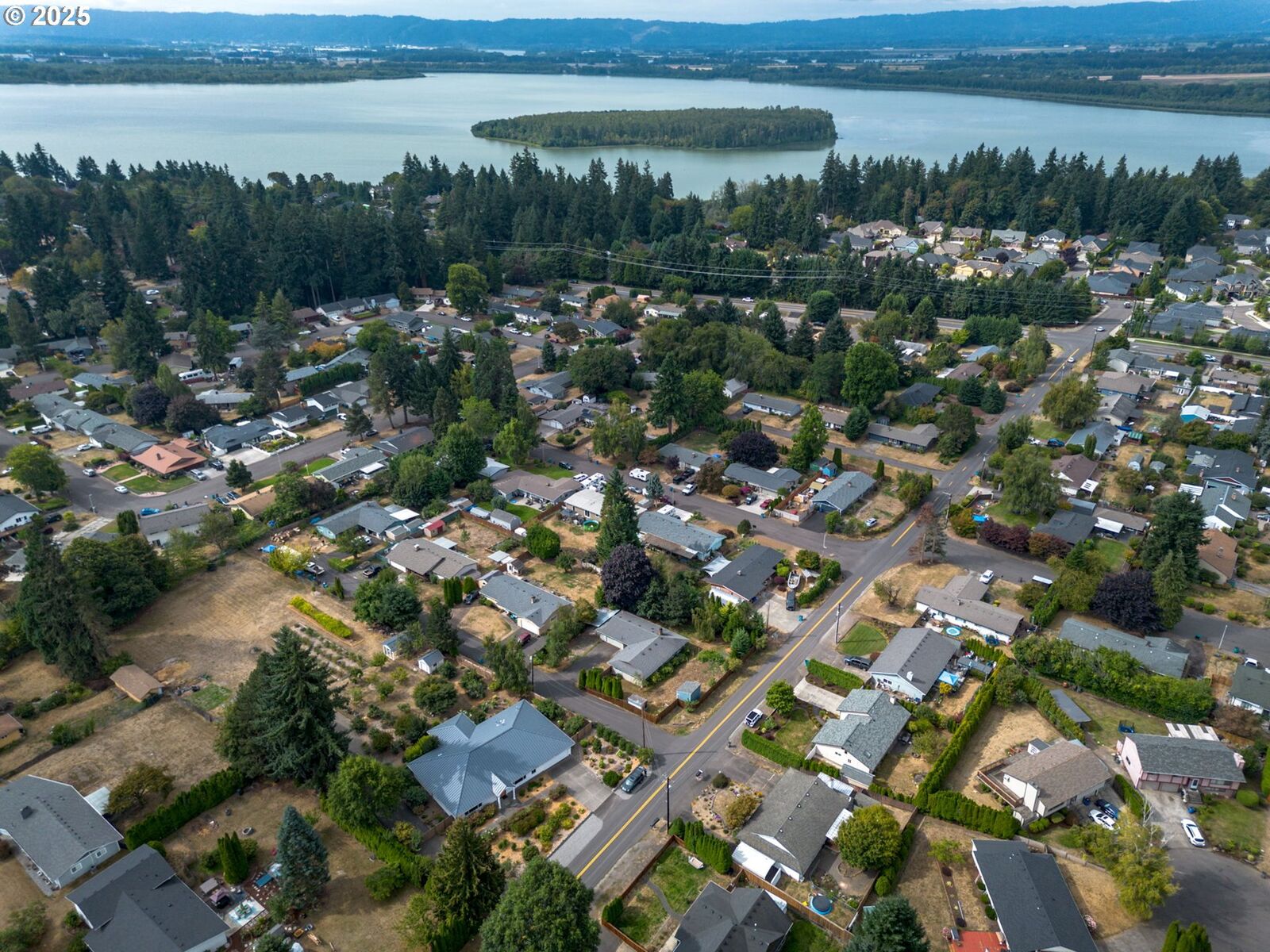 Property Photo:  2701 NW 104th St  WA 98685 