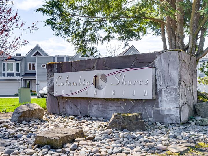 Property Photo: 520 SE Columbia River Dr 120 WA 98661