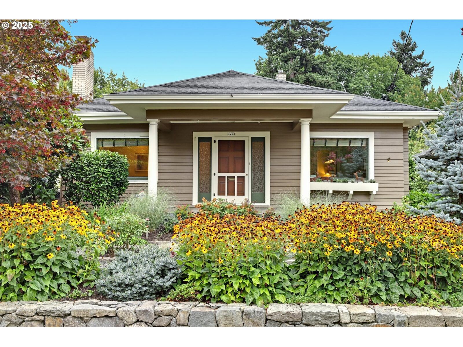 Property Photo:  3203 NE 15th Ave  OR 97212 
