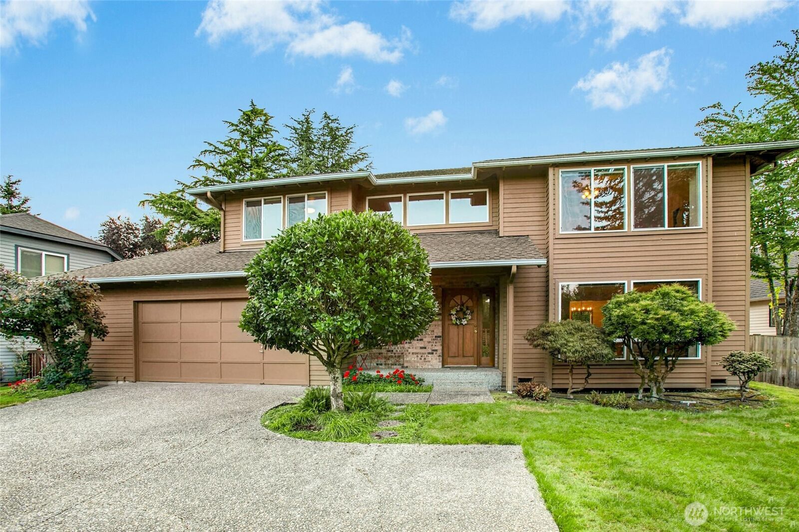 Property Photo:  6218  113th Place SE  WA 98006 