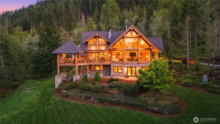 Property Photo:  16323  Reserve Drive SE  WA 98045 