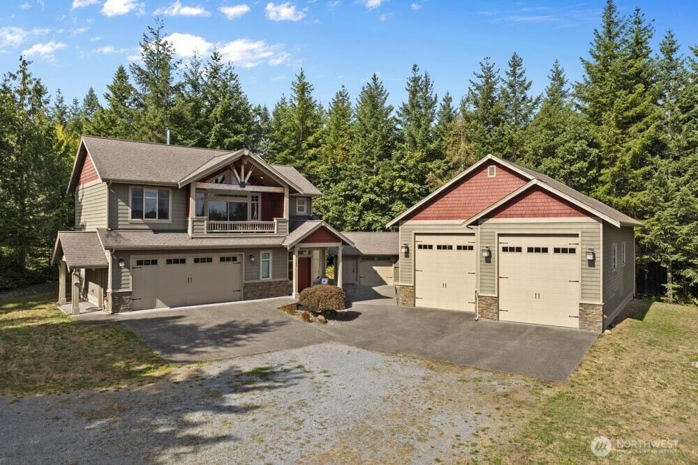 Property Photo: 25323 182nd Street E WA 98360