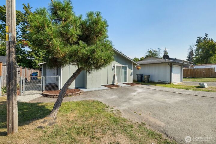 Property Photo:  31604  119th Place SE  WA 98092 