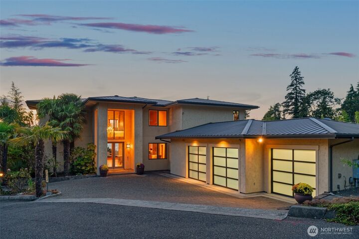 Property Photo:  7212  164th Street SW  WA 98026 
