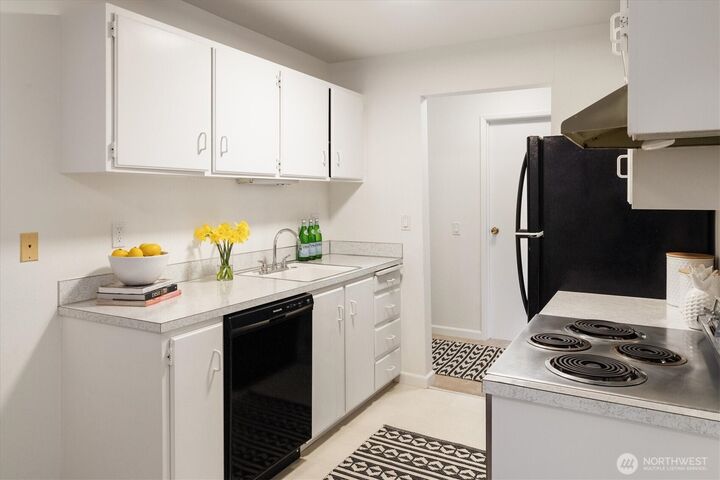 Property Photo: 19411 56th Avenue W 321 WA 98036