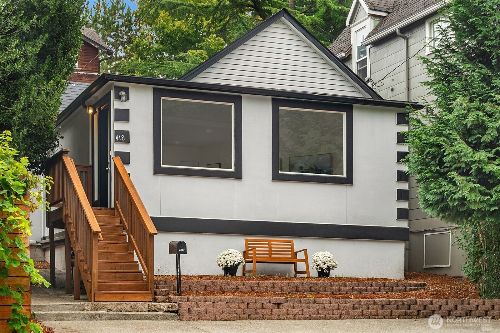 Property Photo: 418 22nd Avenue WA 98122