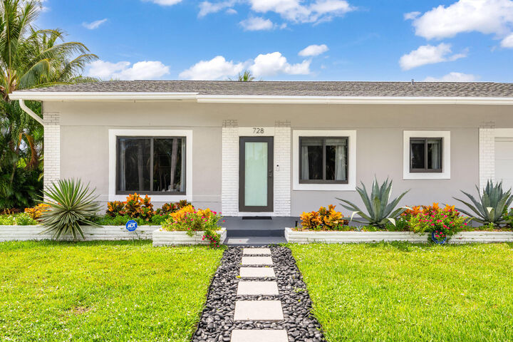728 NE 9th Avenue  Boynton Beach FL 33435 photo