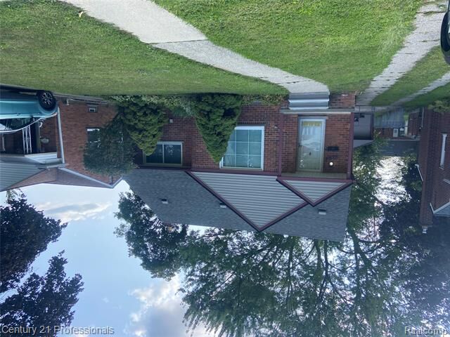 Property Photo:  9555 Arcola Street  MI 48150 