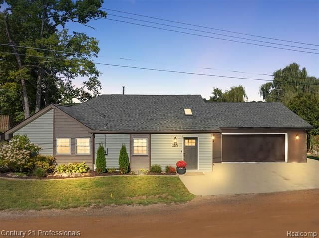 Property Photo: 2679 Lakeview Drive MI 48462