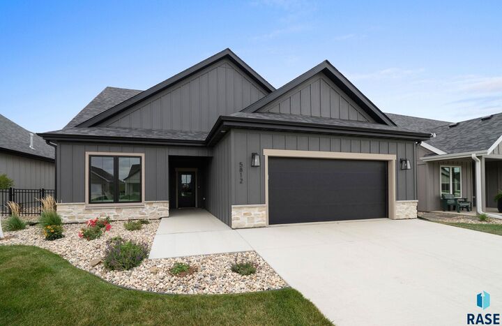 5812 E Rush St  Sioux Falls SD 57110 photo