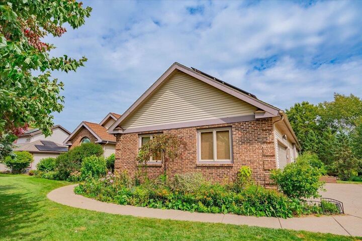 Property Photo: 5834 Persimmon Drive WI 53711