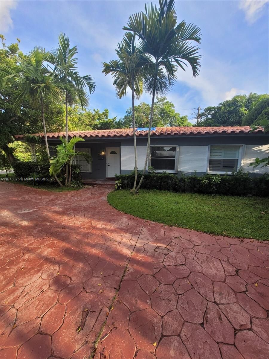 Property Photo:  1132 Moffett St  FL 33009 