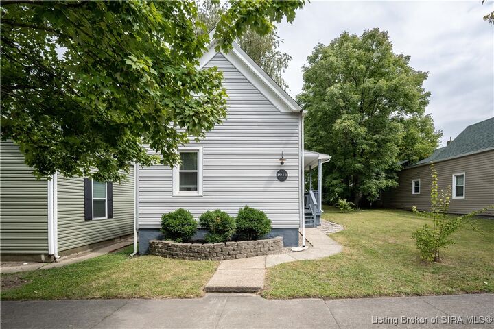Property Photo:  1016 Clark Street  IN 47150 