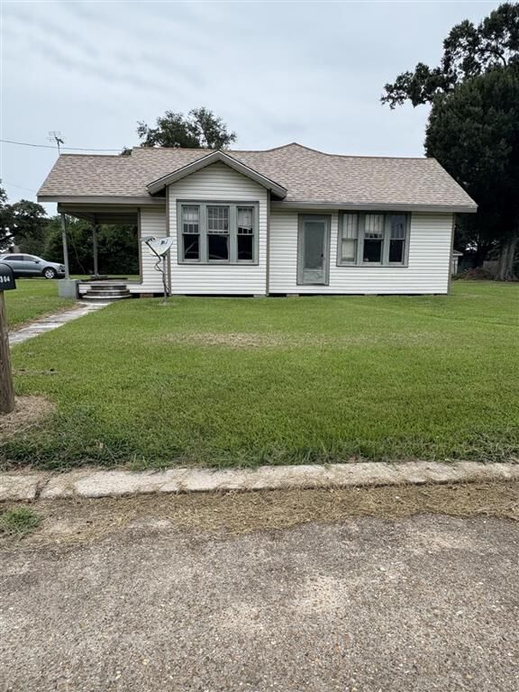 Property Photo: 304 W Nichols Street W LA 70591