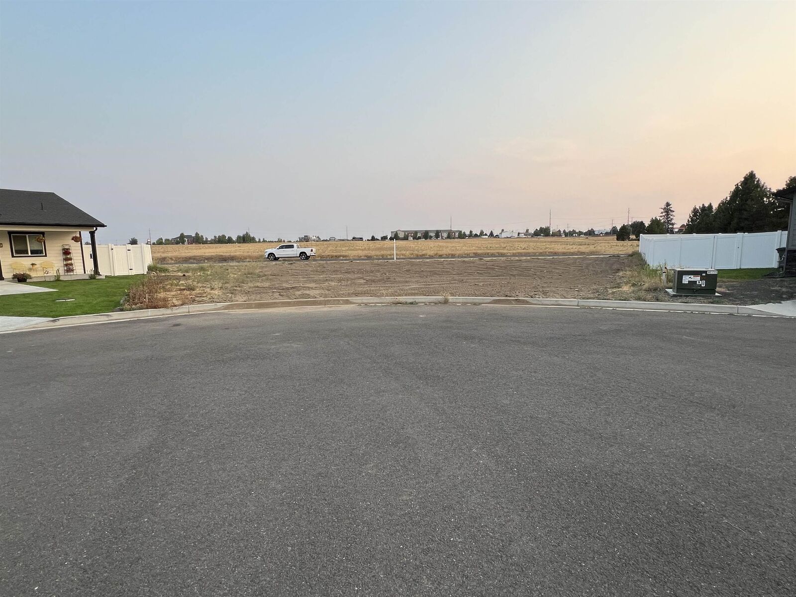 Property Photo:  1120 S Sun Devil Ct  WA 99224 