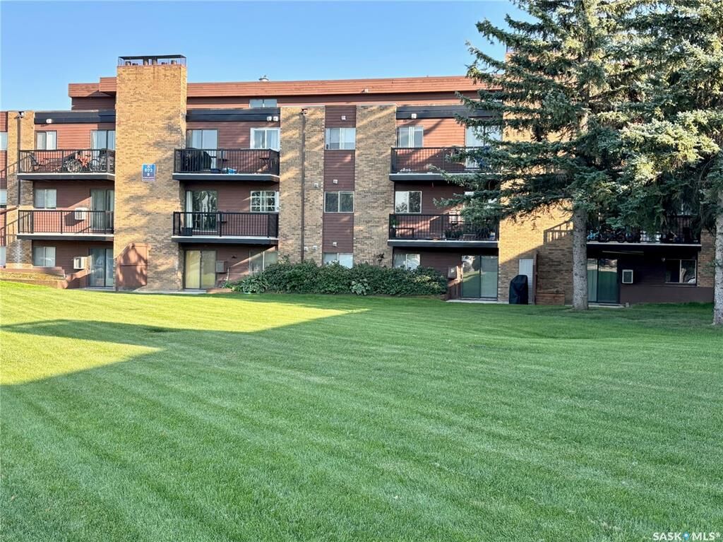 Property Photo:  802B Kingsmere Boulevard 108  SK S7J 4B7 