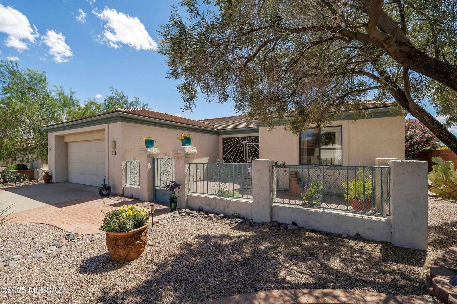 Property Photo:  939 W Ashworth Road  AZ 85614 