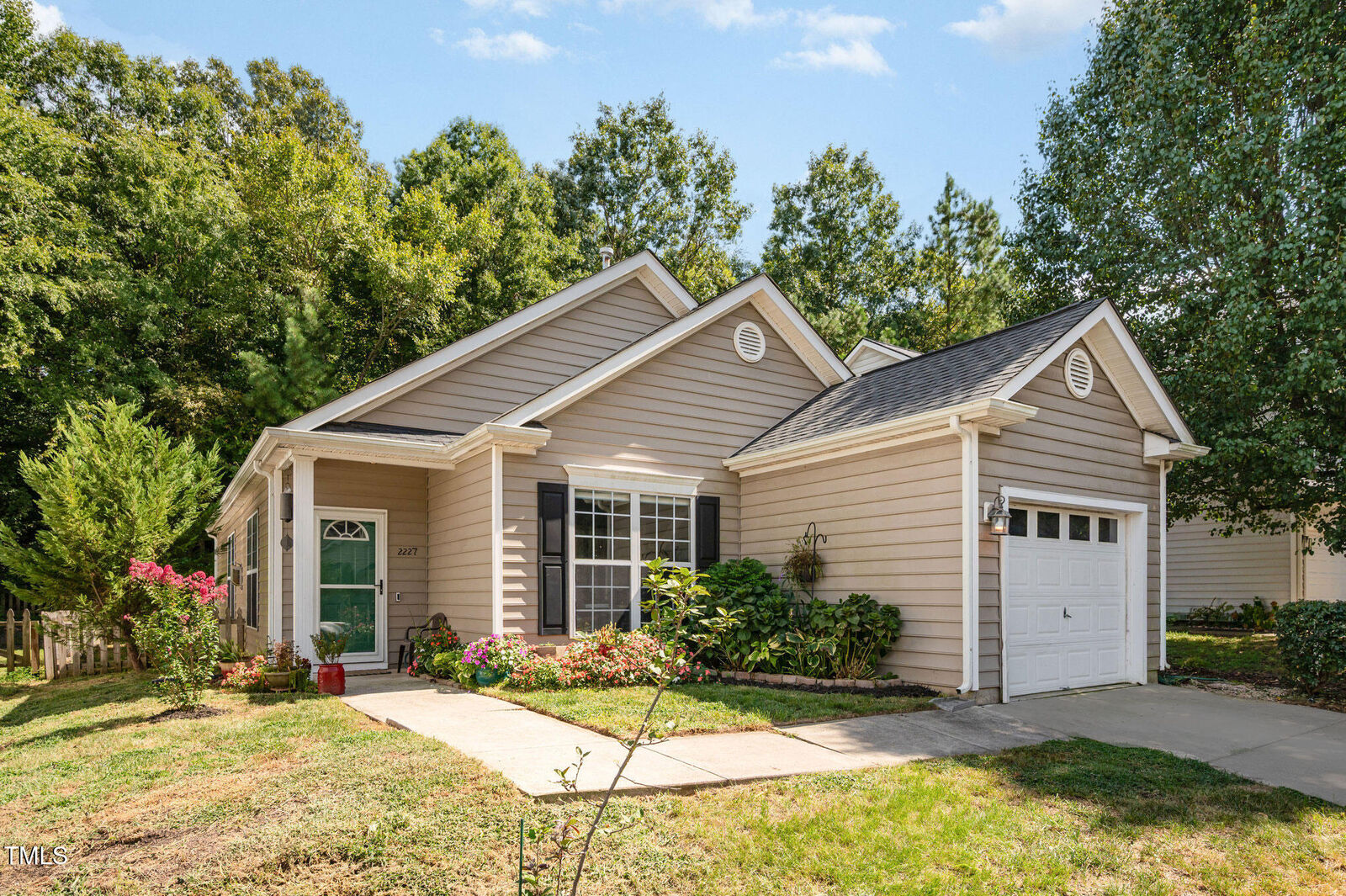 Property Photo: 2227 Gablefield Lane NC 27713