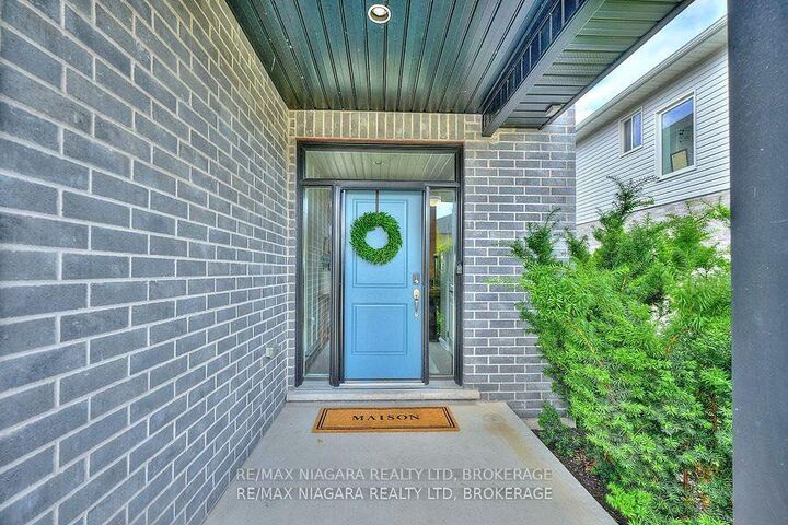 Property Photo:  5703 Osprey Avenue  ON L2H 0M2 