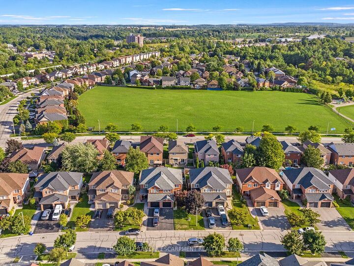 109 Mowat Crescent  Halton Hills ON L7G 6C7 photo