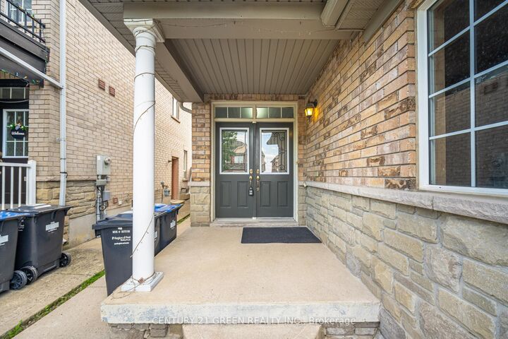 Photo de la propriété:  16 Cherryplum Way  ON L6S 6J8 