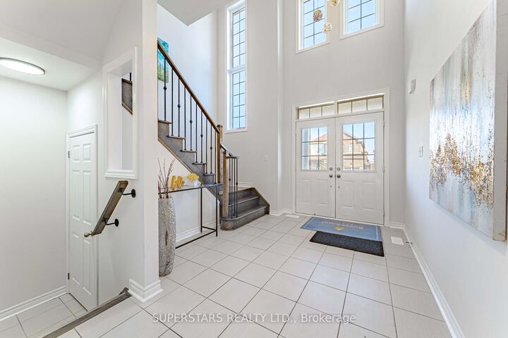 Property Photo: 988 Wrenwood Drive ON L1K 0Y1