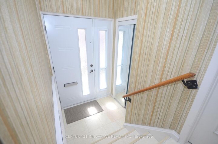 Property Photo: 9 Candy Courtway N/A ON M2R 2Y7