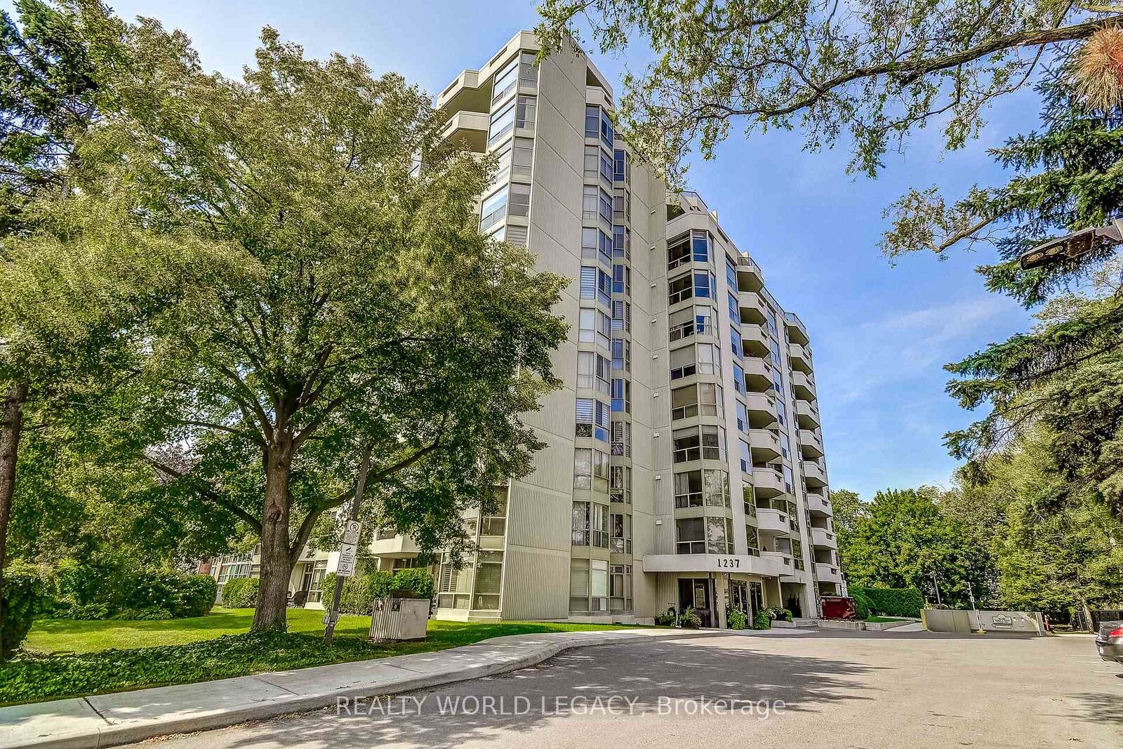 Property Photo:  1237 North Shore Boulevard E 906  ON L7S 2H8 