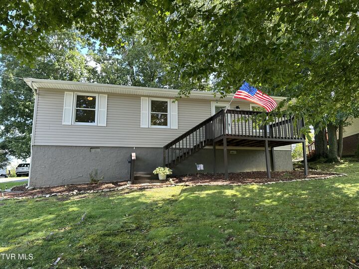 Property Photo:  172 Village Lane  TN 37615 