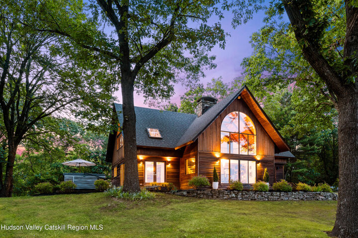 Property Photo:  407 Boulevard  NY 12401 