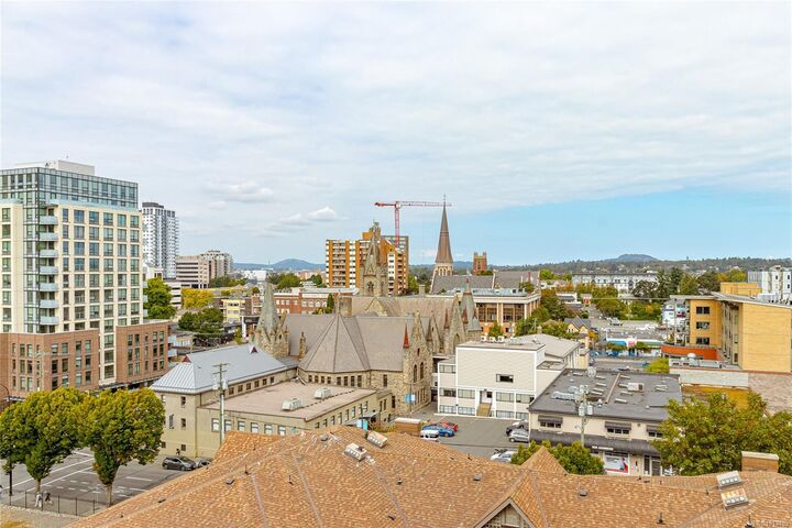 Property Photo:  930 Yates St 1008  BC V8V 4Z3 