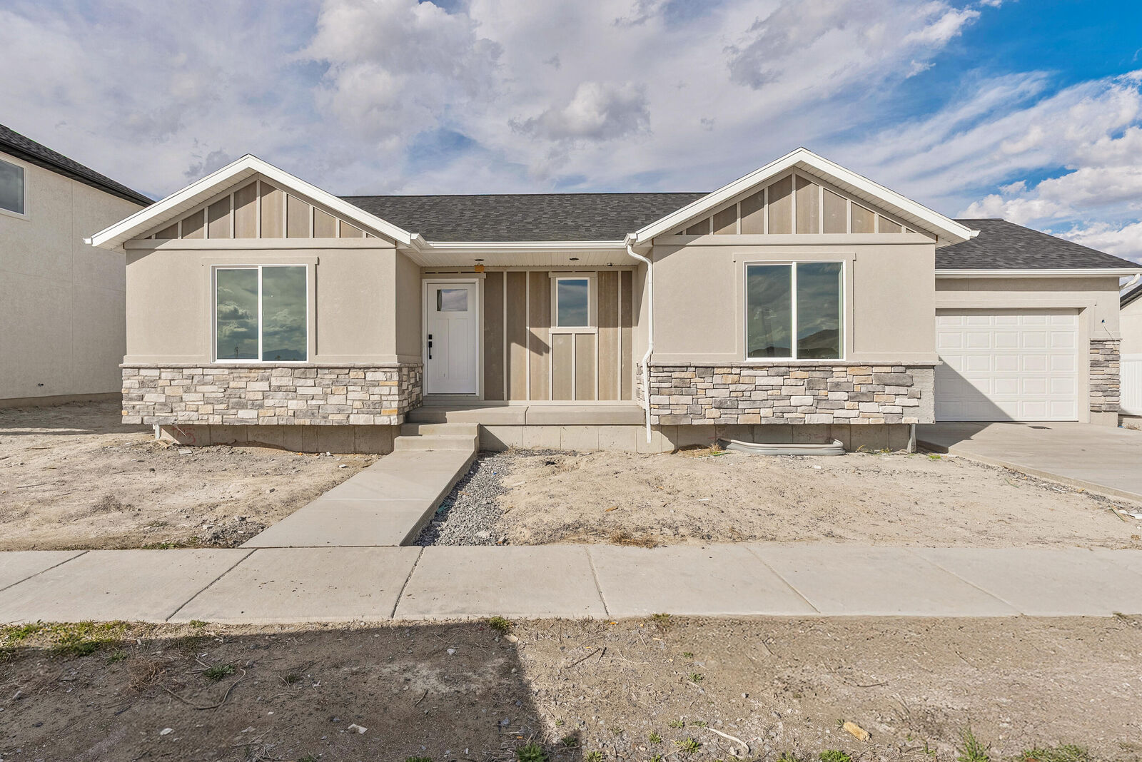 Property Photo:  2275 E Morning Glory Way Way  UT 84005