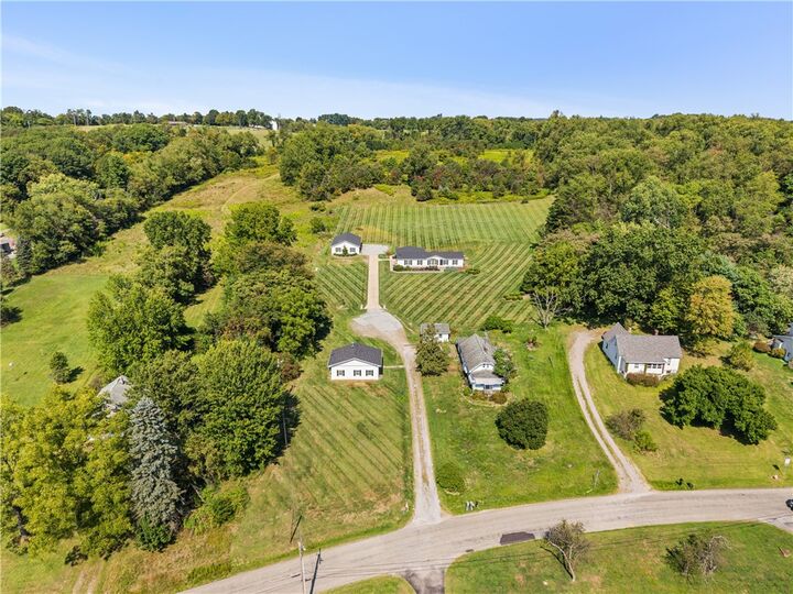 Property Photo: 2118 Spooky Hollow PA 15068